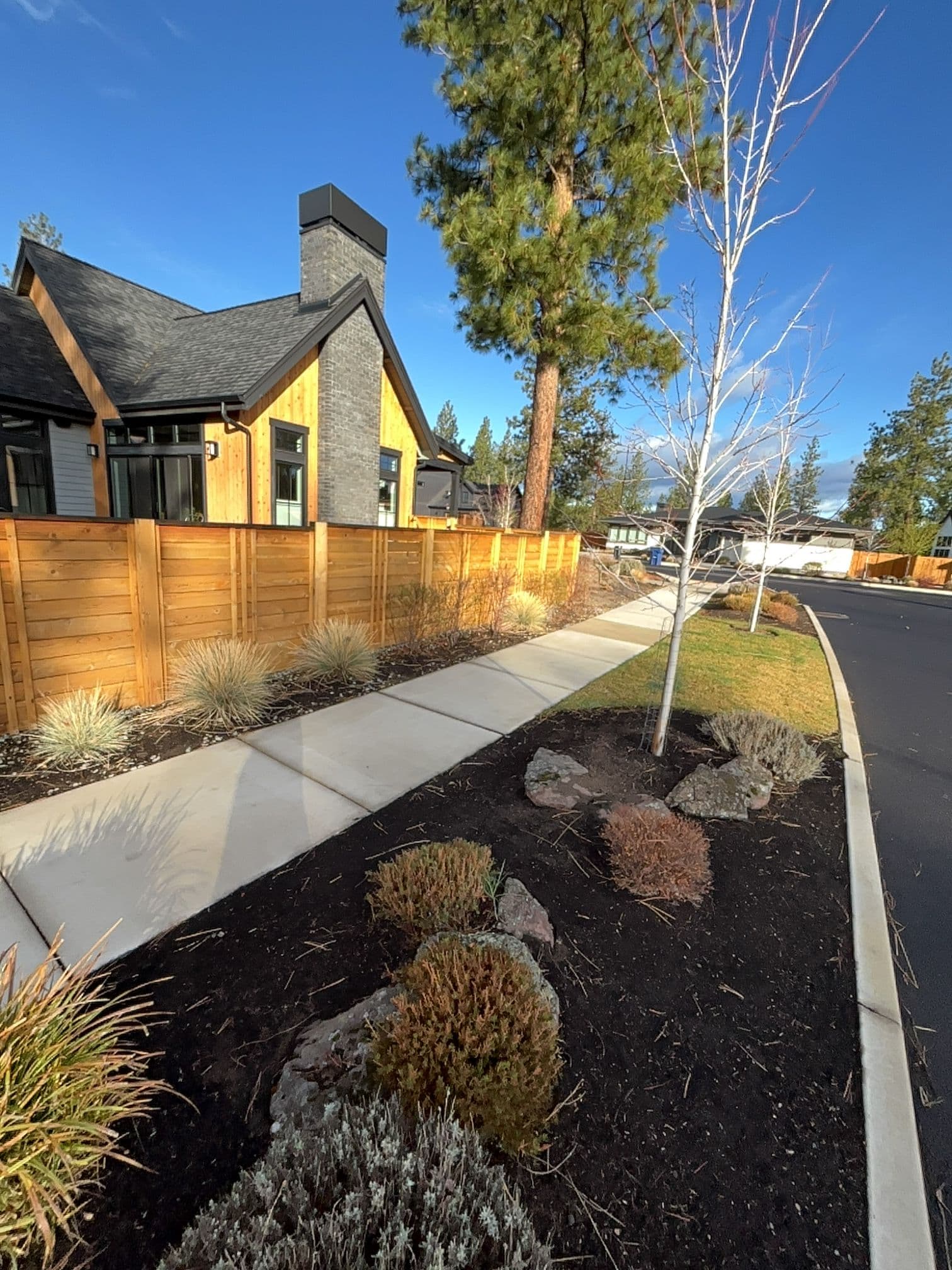 Gallery photos for Enhancing Curb Appeal with Landscaping Expertise: Image #1